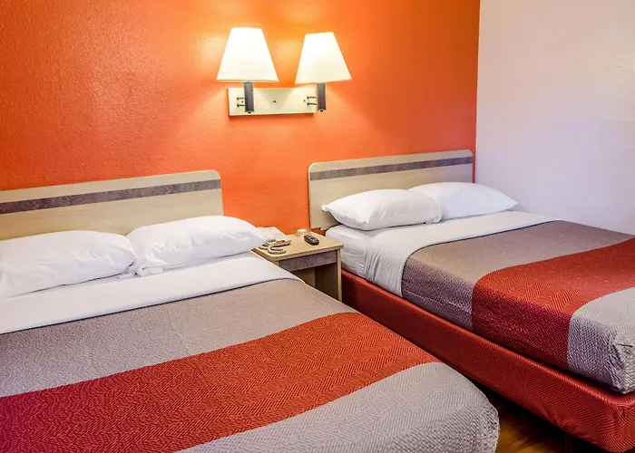 North Charleston Lodge Hotel 2*