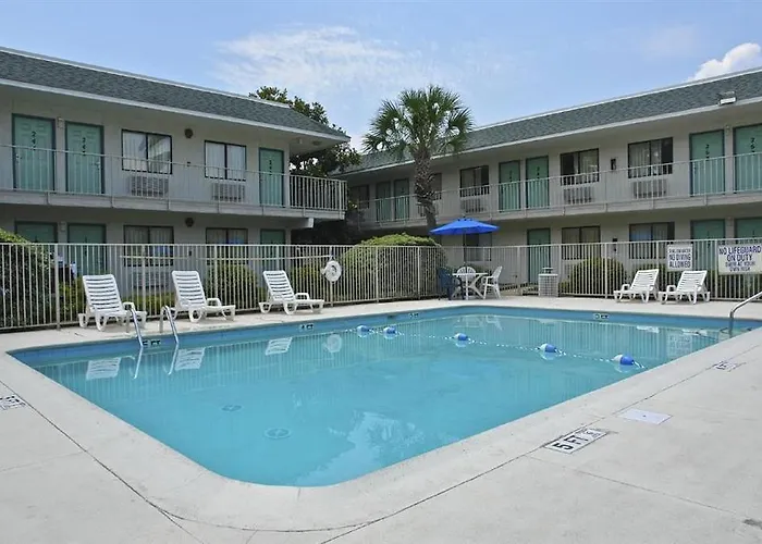 Hotel North Charleston Lodge 2*