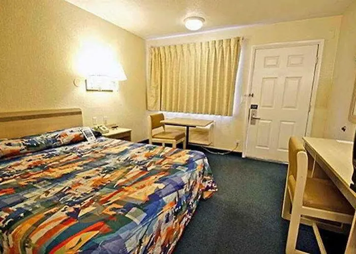 North Charleston Lodge 2*