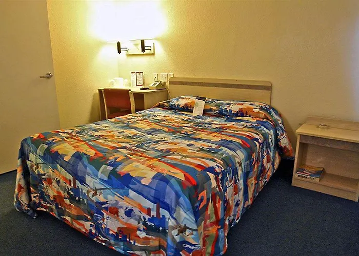 North Charleston Lodge Hotel 2*
